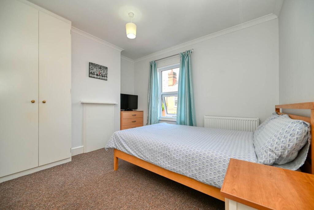 House in Reading - More