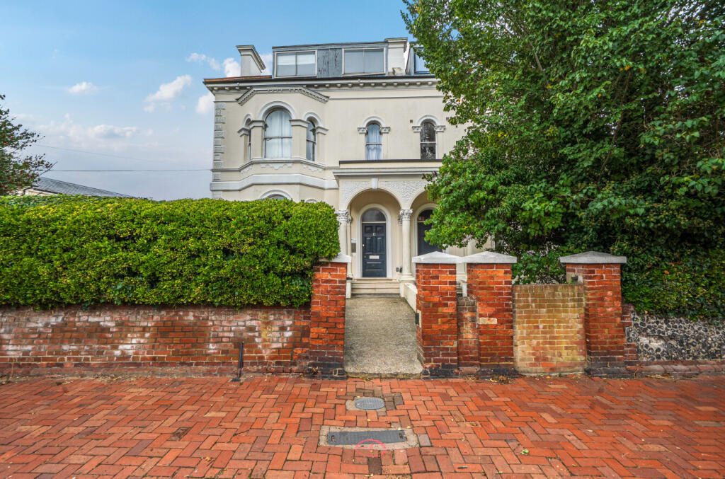 Main image of property: Farncombe Road, Worthing, West Sussex, BN11