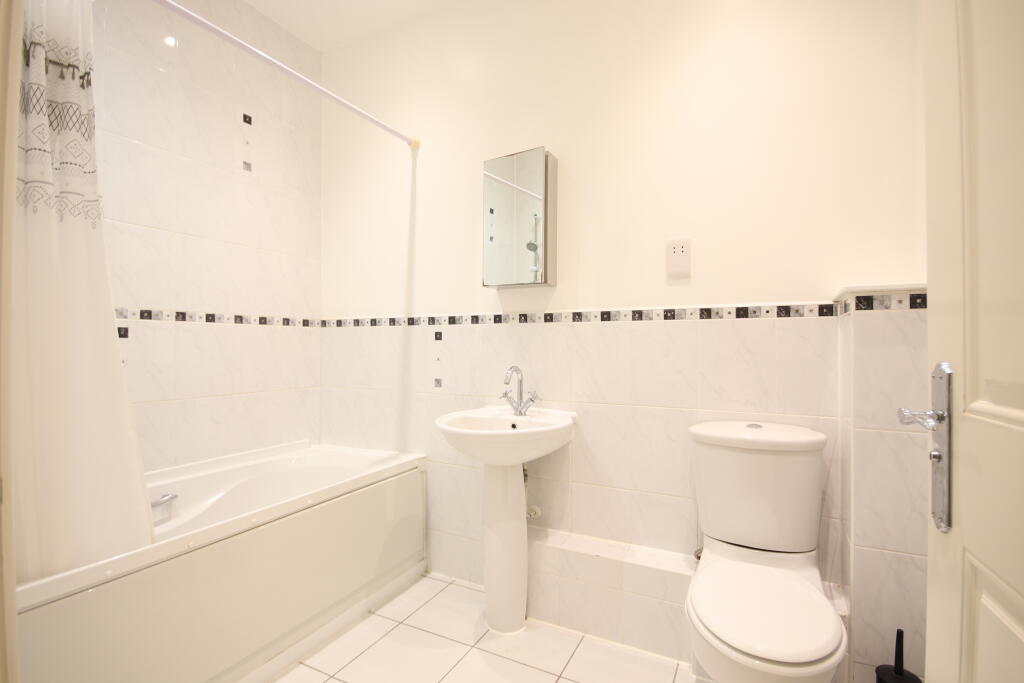 Apartment in Burton Road, Derby - More