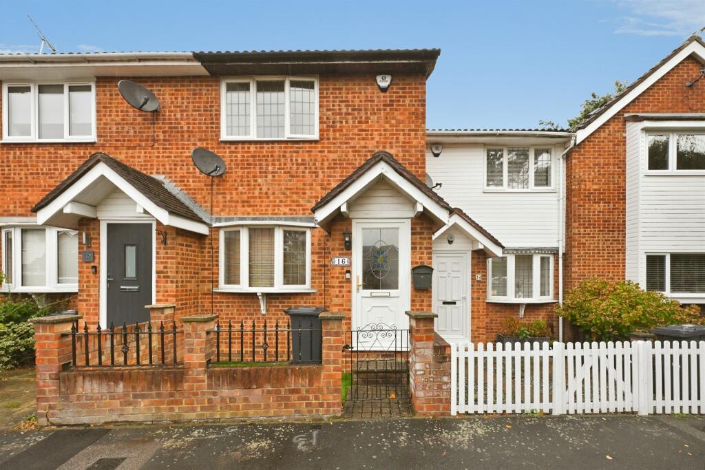 Main image of property: Rochford Close, BROXBOURNE
