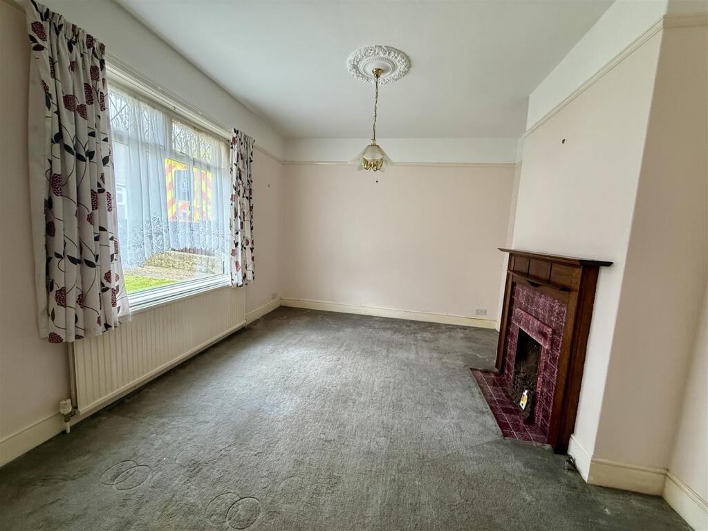 Clevelands Road, Wroxall, Ventnor photo 4