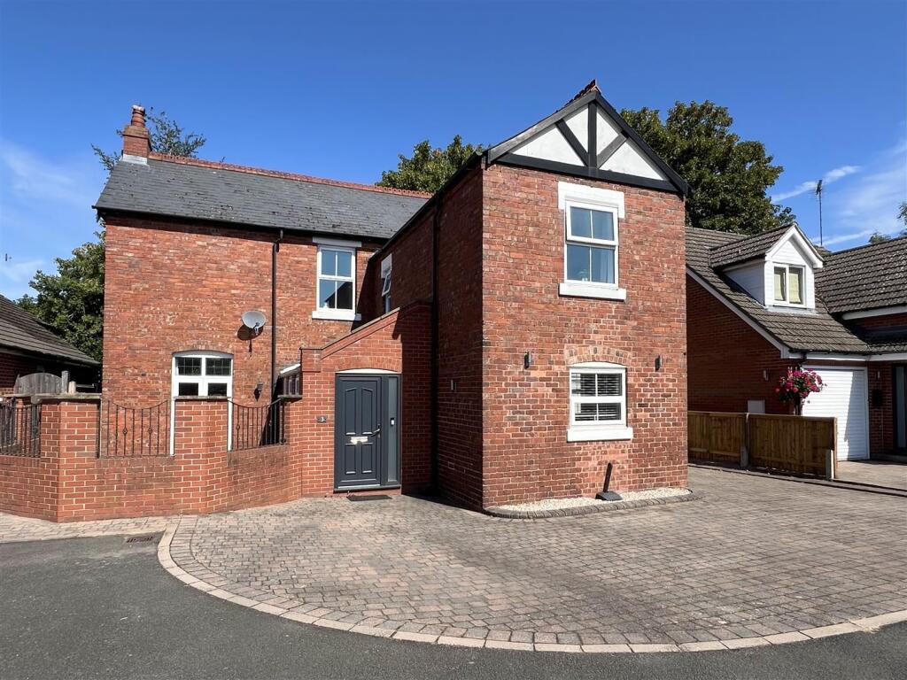 4-bed detached on Imperial Court, Kidderminster, £475,000