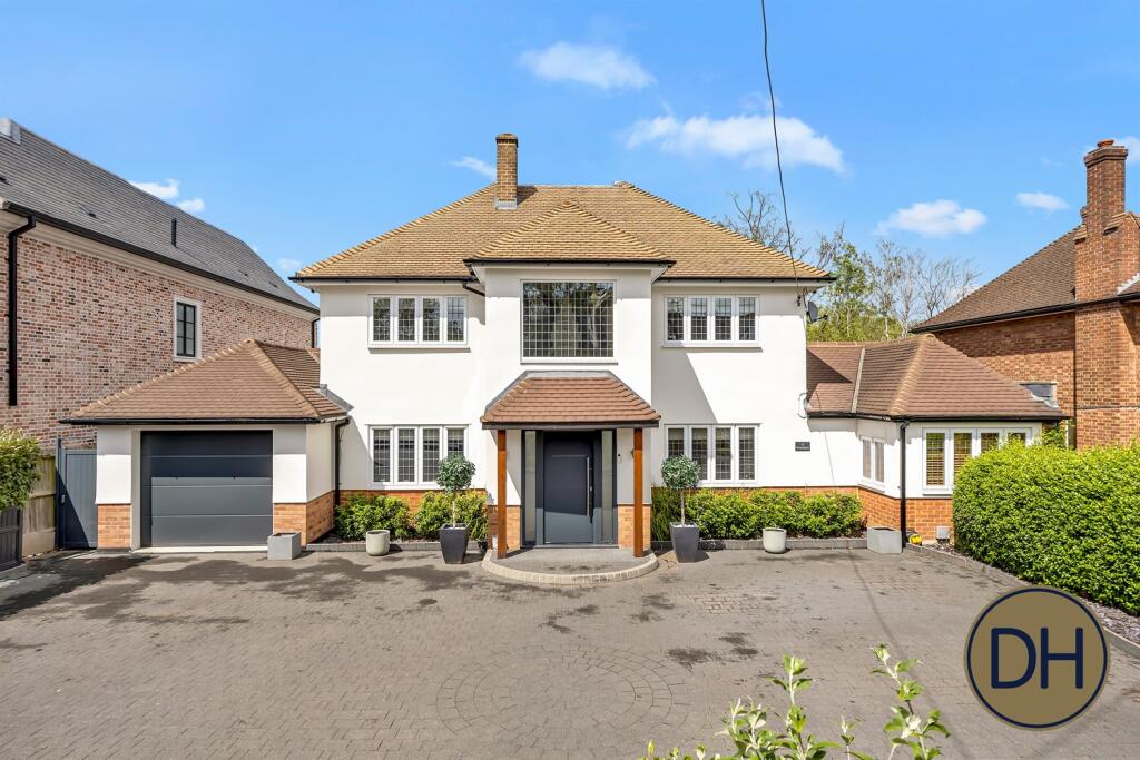Main image of property: Park Avenue, Hutton, Essex CM13