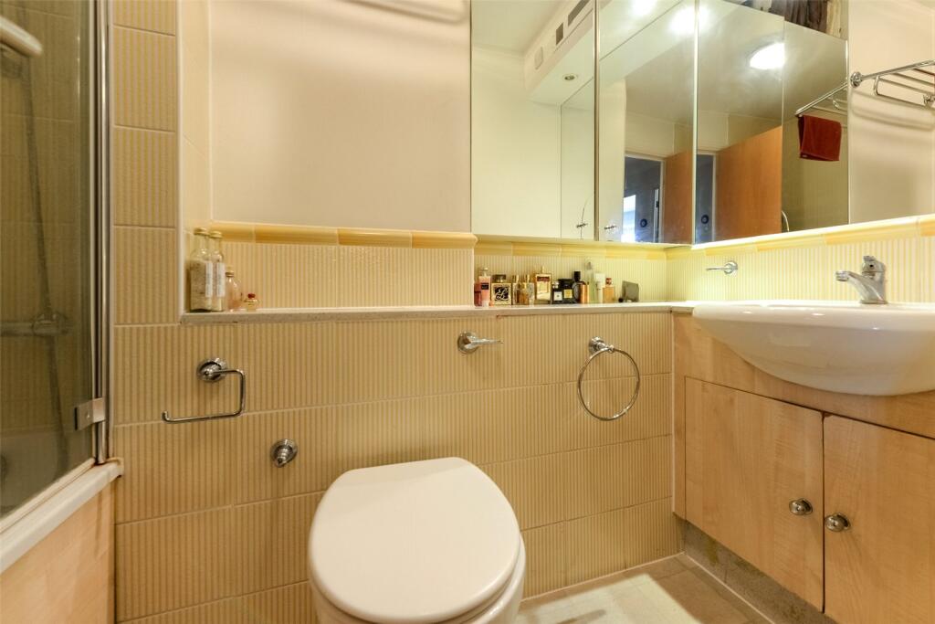 Apartment in London - View 5