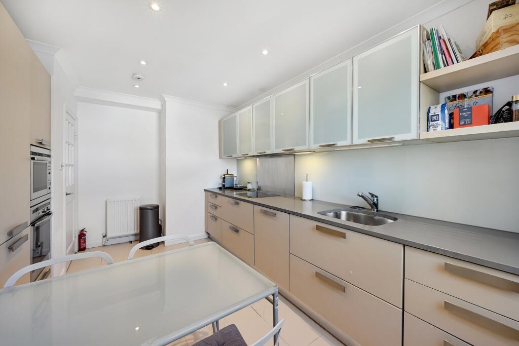 Apartment in London - More