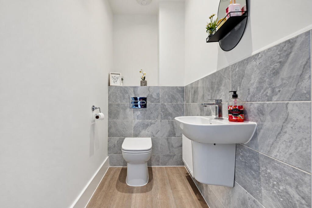 House in Swale, Grove Park, Regent Quay - View 5
