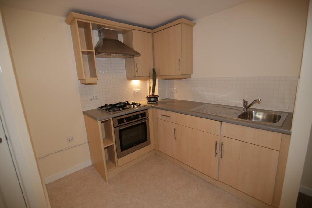 Apartment in Taunton, Obridge - View 3