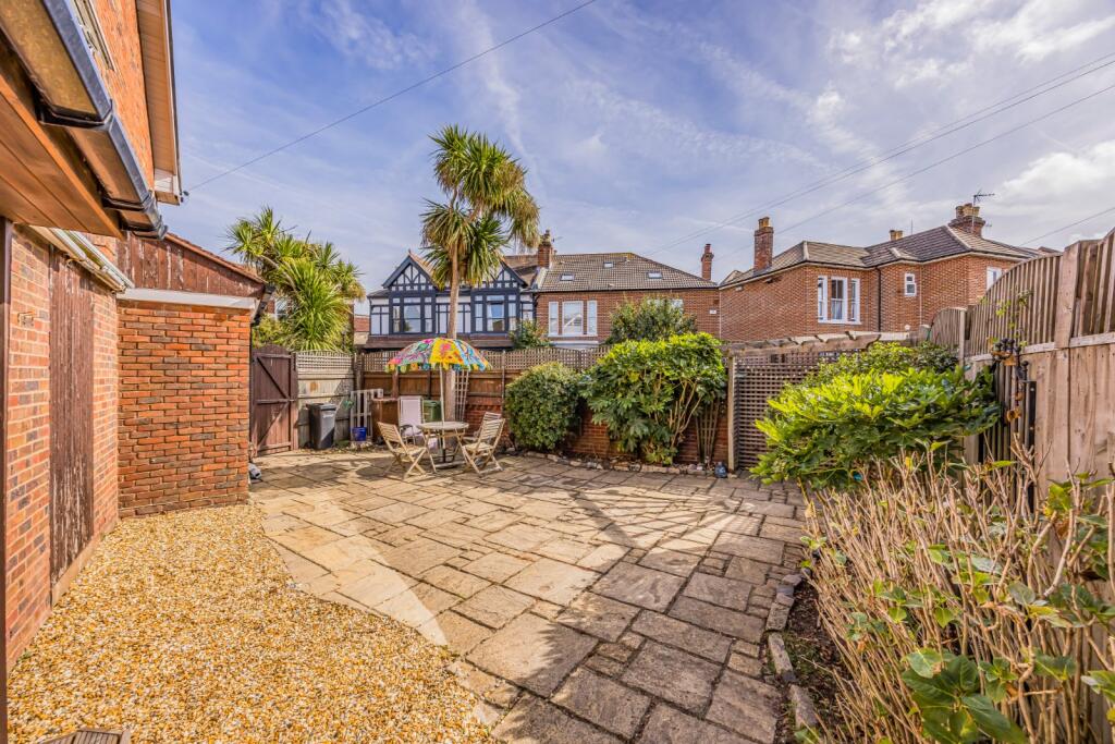 House in Portsmouth - More