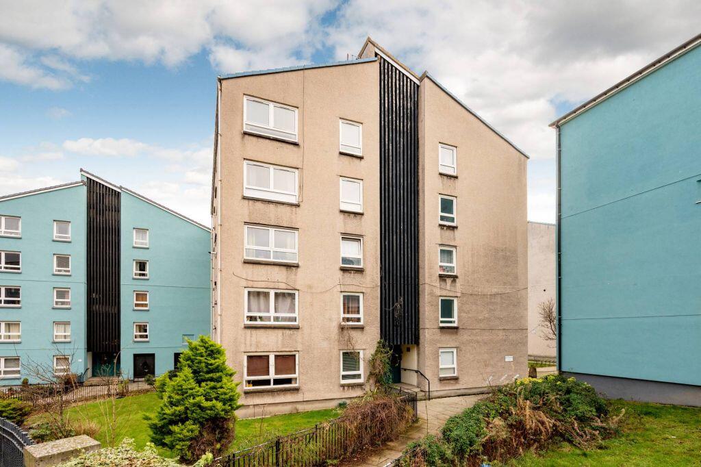 Main image of property: 100/1 Holyrood Road, Holyrood, Edinburgh, EH8 8AJ
