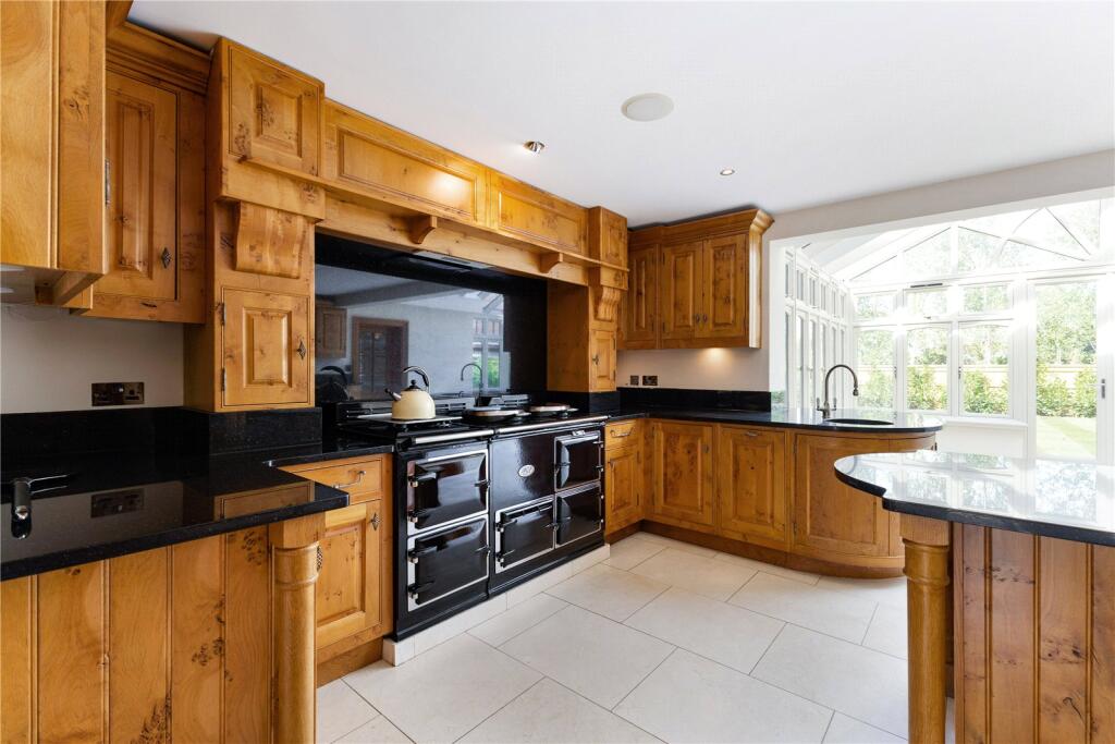 Epsom Road, West Horsley, Leatherhead, Surrey, KT24 photo 4