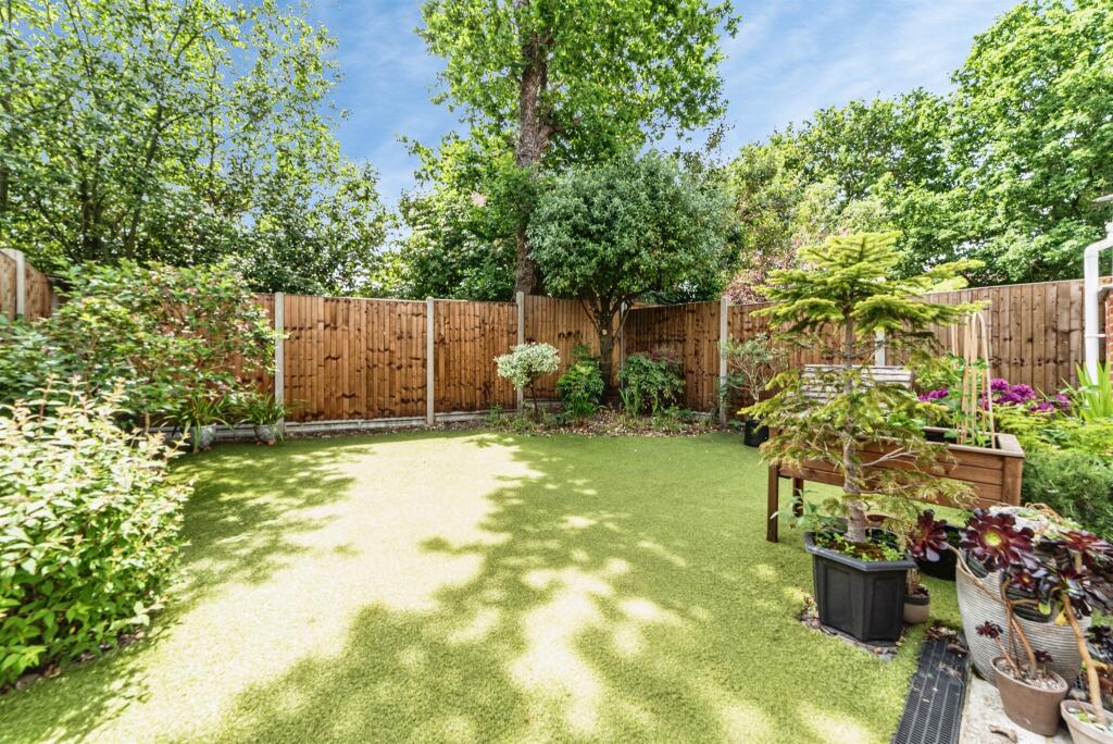 House in Basingstoke and Deane, Chineham - View 5