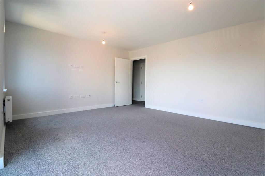Apartment in London, Hillingdon - More