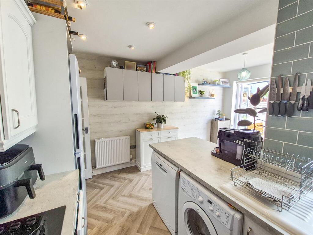 House in Hoylake, Meols - More