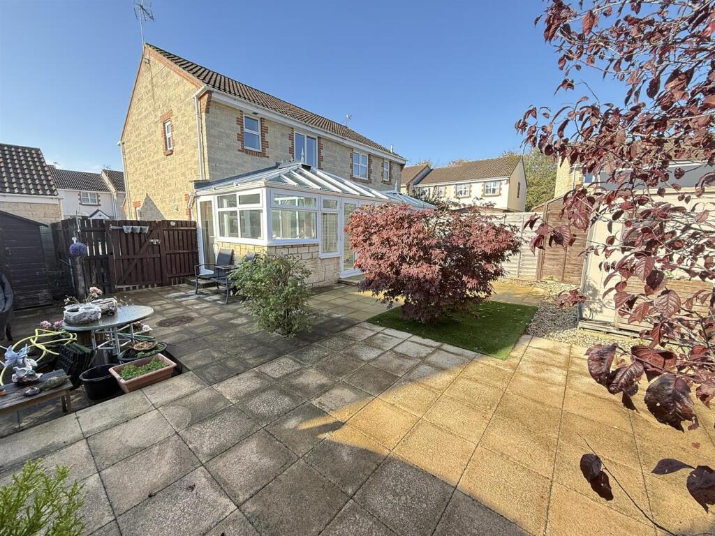 Chepstow Close, Chippenham photo 4