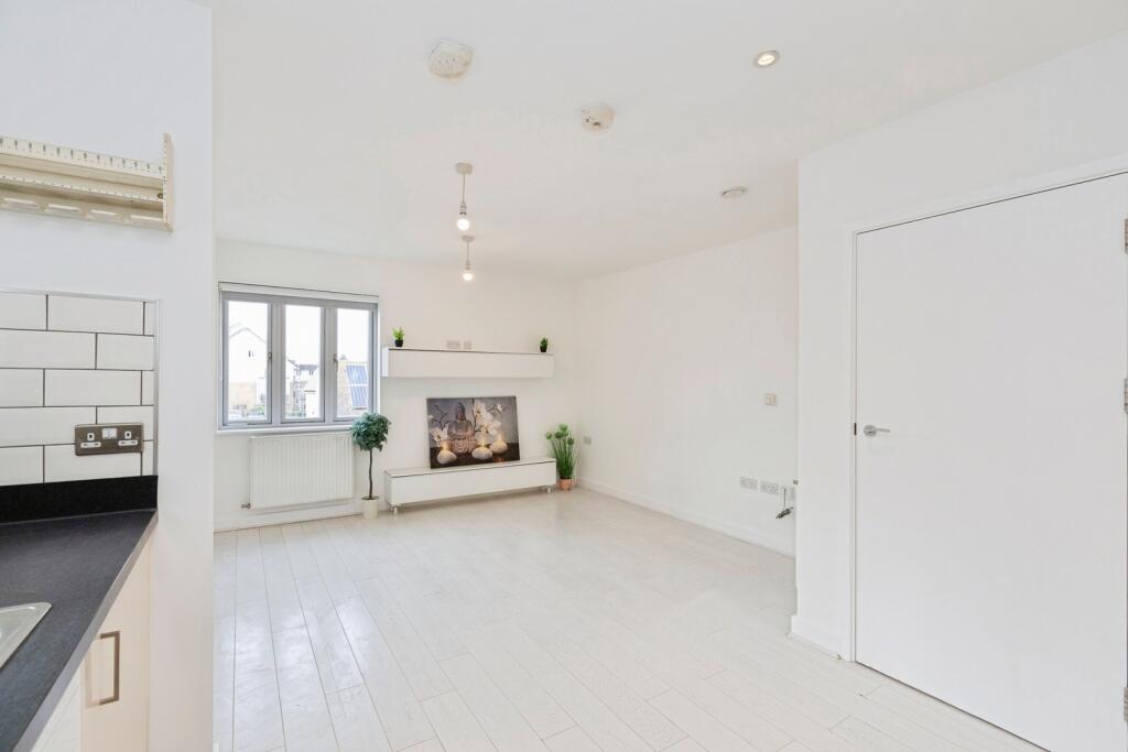 Main image of property: New Mossford Way, Barkingside, Ilford, IG6