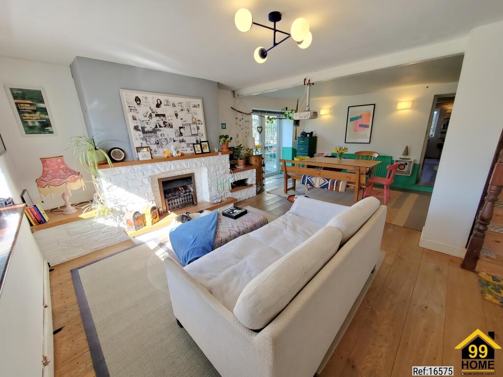 House in Bristol, Kingswood - More