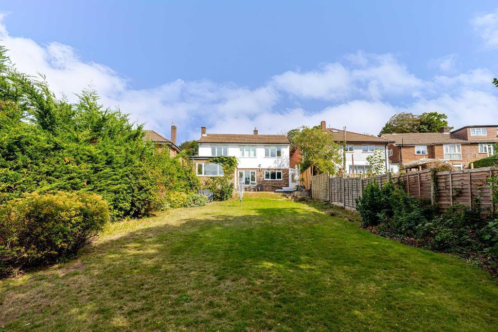 House in Croydon - View 4