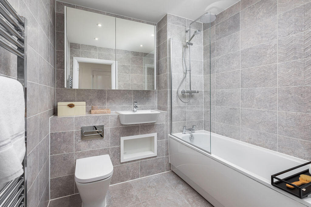 Apartment in Dartford, Stone - More