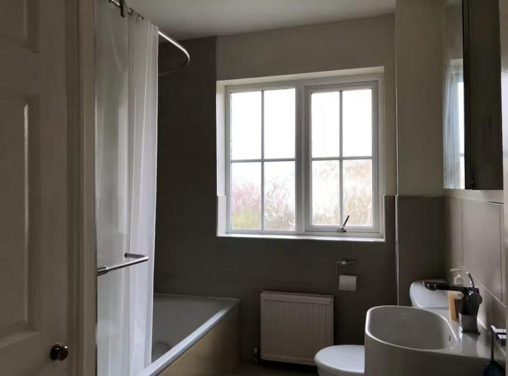 House in Dartford - View 5