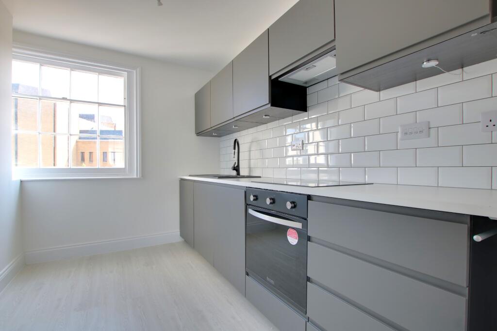 Carlton Crescent, Southampton photo 3