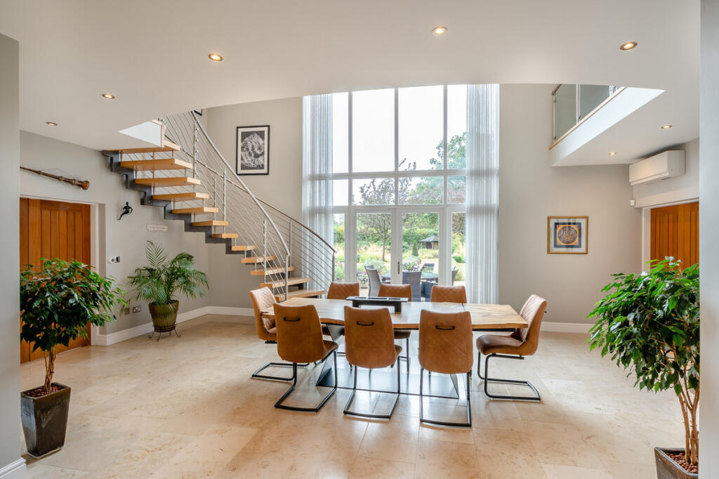 House in Stratford-on-Avon, Ullenhall - More