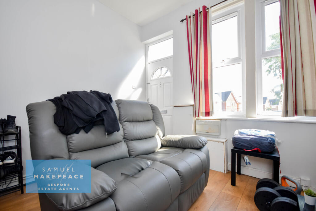 House in Stoke-on-Trent - View 4