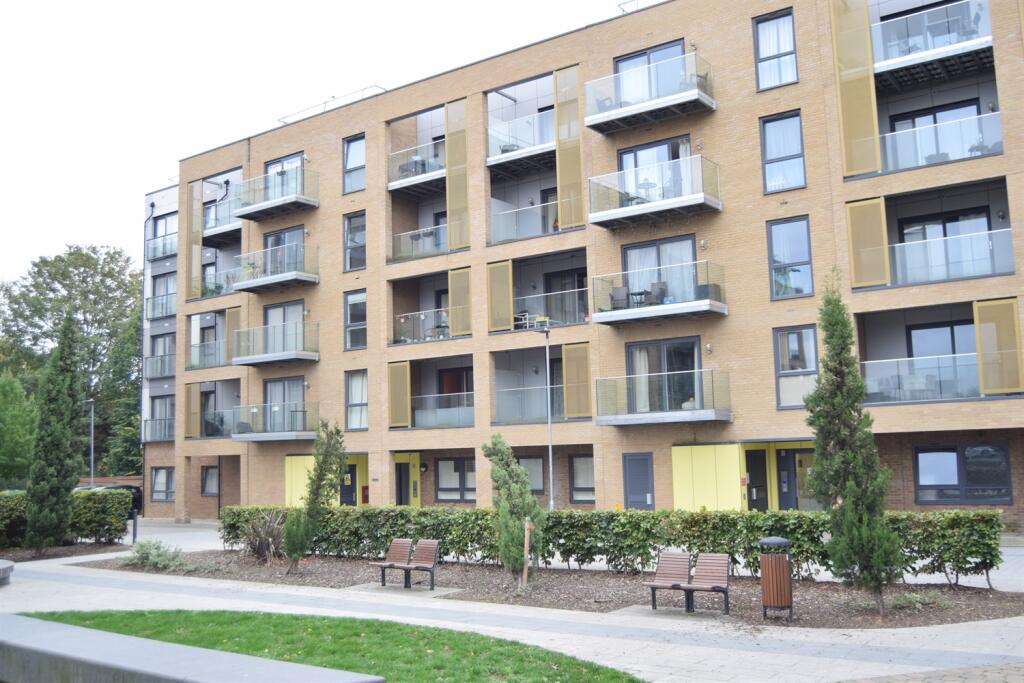 Apartment in Chelmsford - View 2