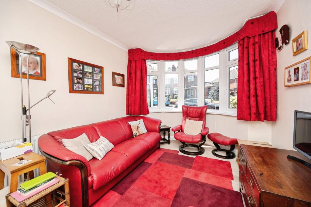 House in Sandwell, West Midlands - View 4