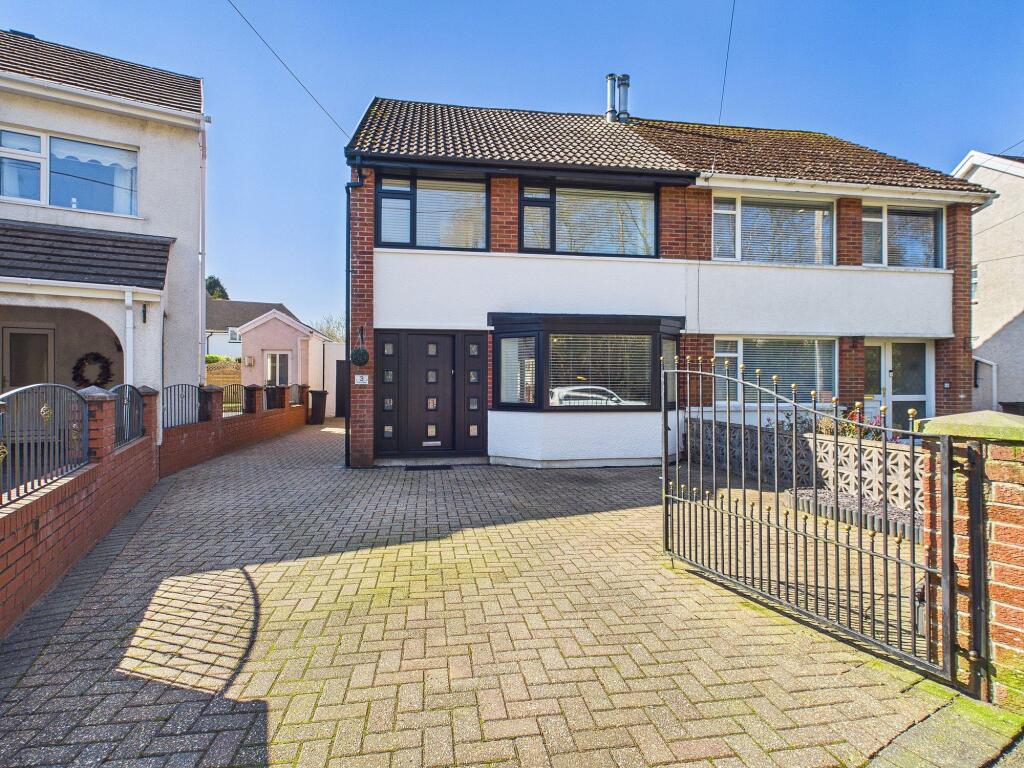 Main image of property: Lon Catwg, Pontardawe, SA8