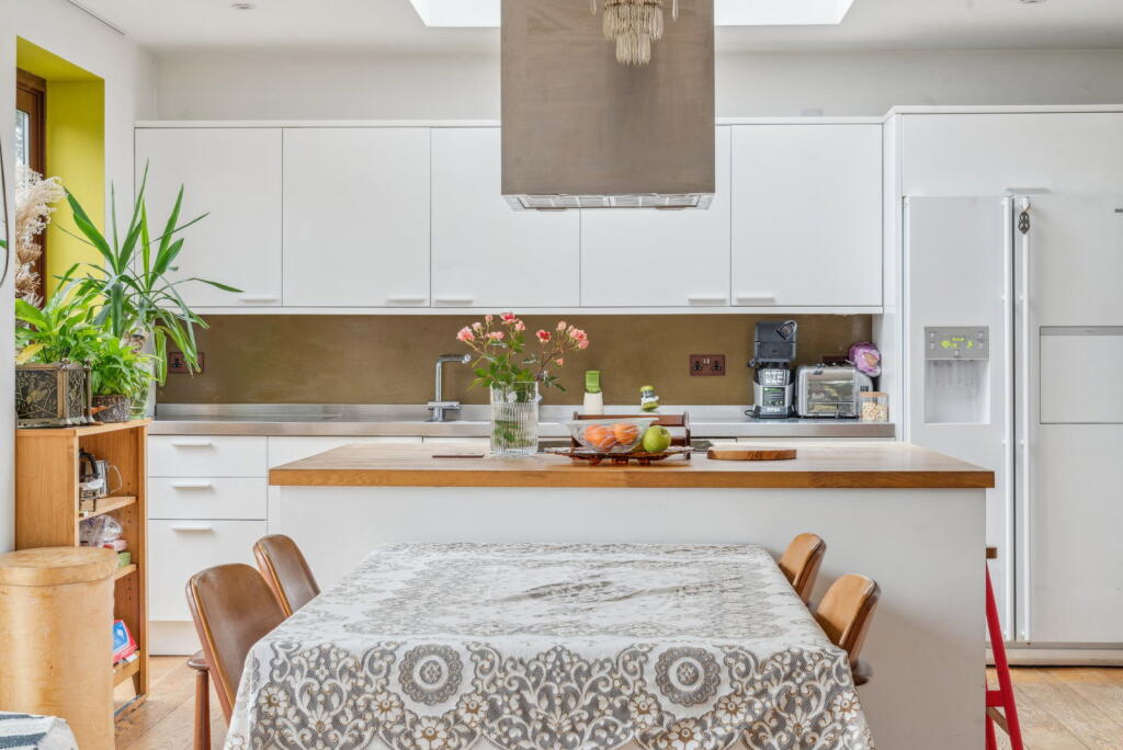 House in Harrow - View 5