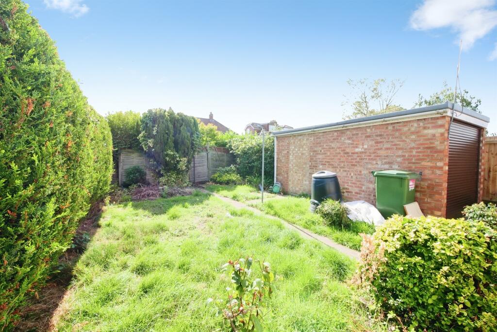 House in York, Clifton Park, Rawcliffe - More