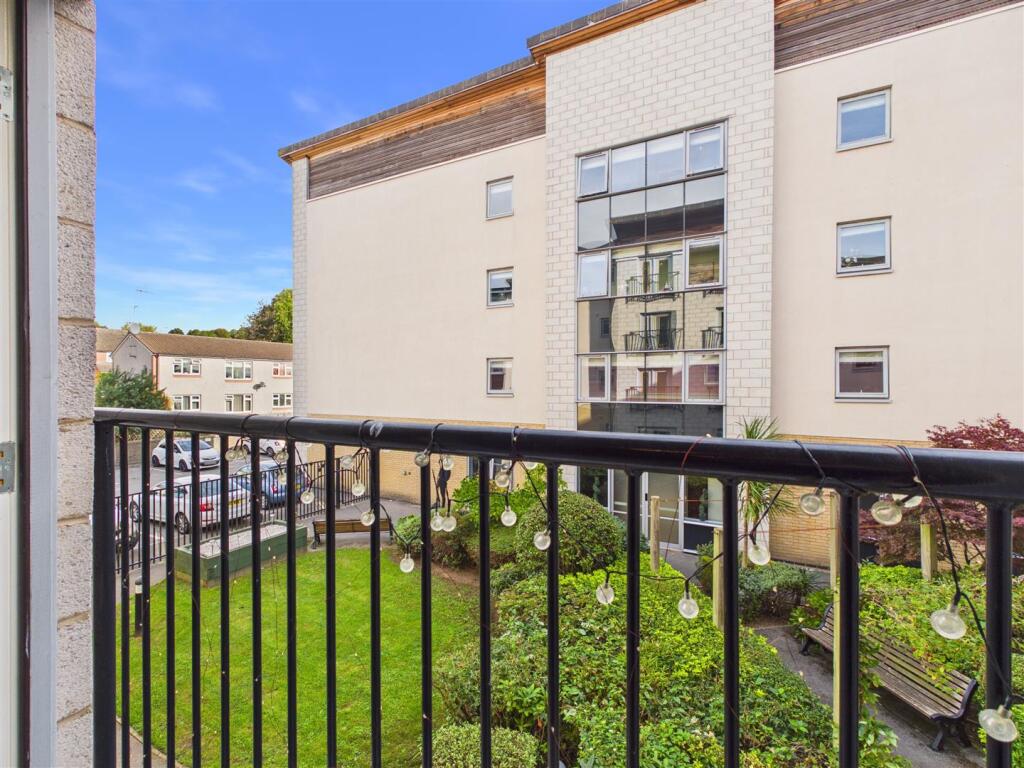 Apartment in Sheffield - More
