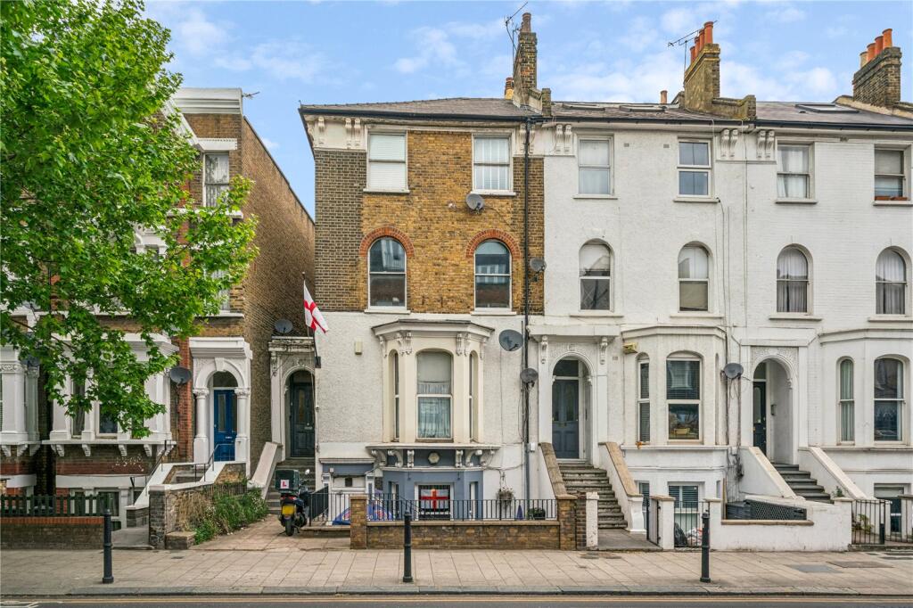 Main image of property: Lavender Hill, SW11