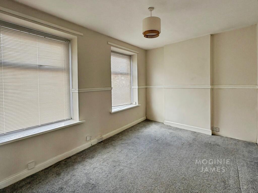 Apartment in Cardiff, Adamsdown - View 4