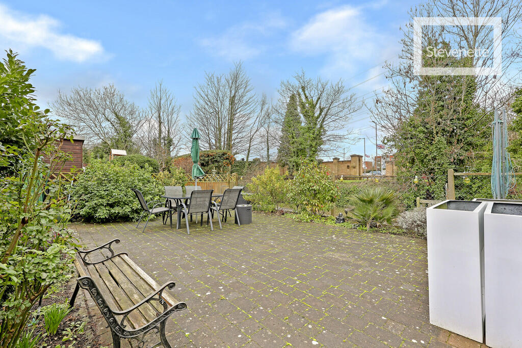Leaview, Waltham Abbey photo 2