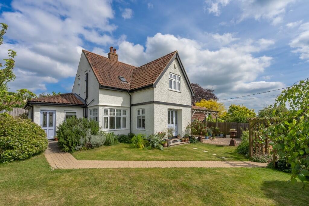 4-bed detached on Brundall, Norwich, £600,000
