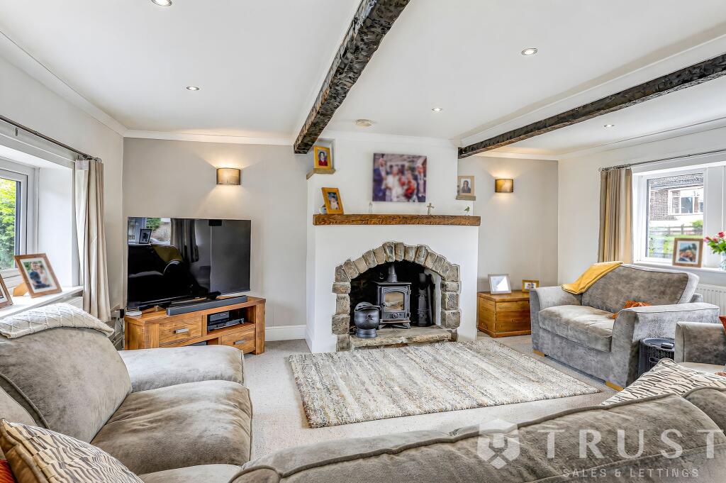 House in Huddersfield - View 4