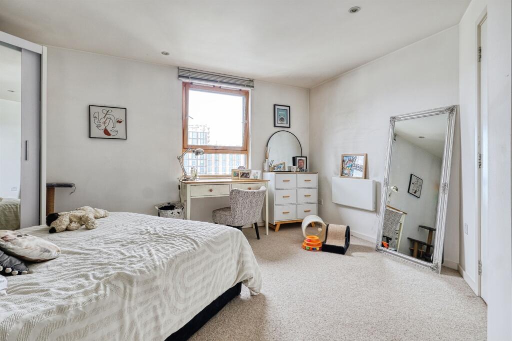 Apartment in Leeds, West Yorkshire - More