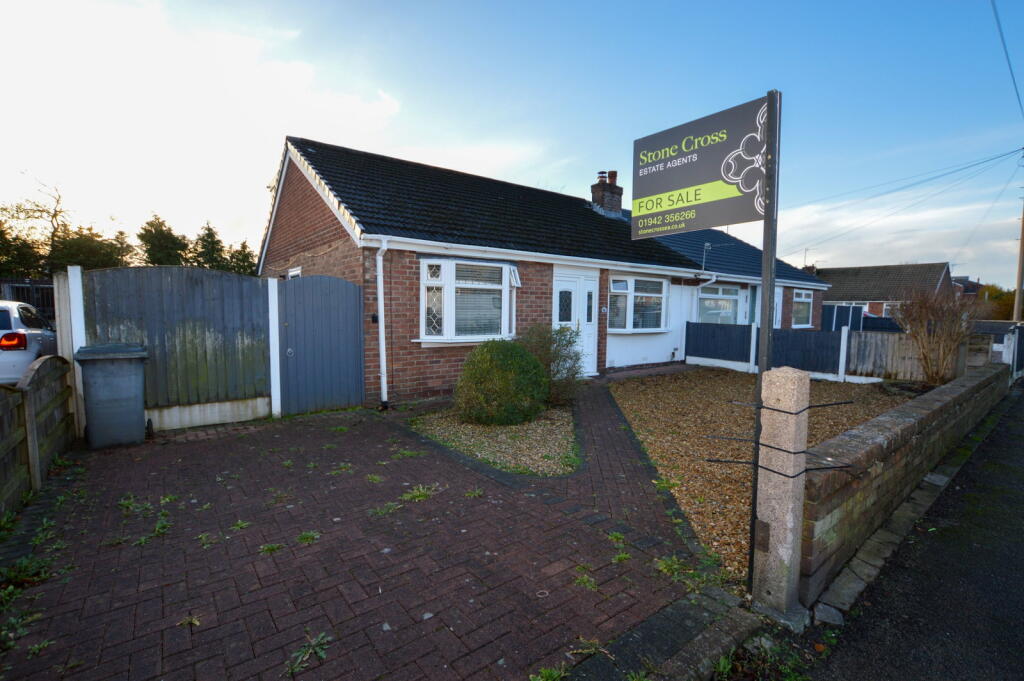 4-bed semi-detached on Gloucester Avenue, Golborne, WA3 3NB, £219,950