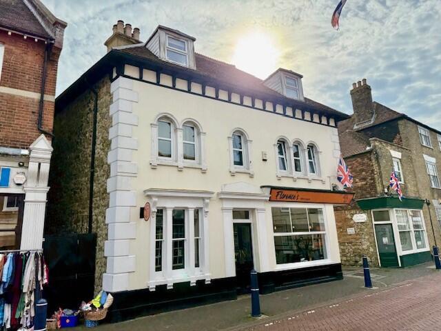 Main image of property: 162 High Street, Hythe, Kent