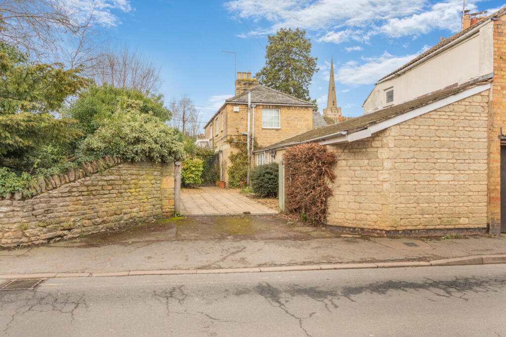 Main image of property: East Road, Oundle, Cambridgeshire, PE8
