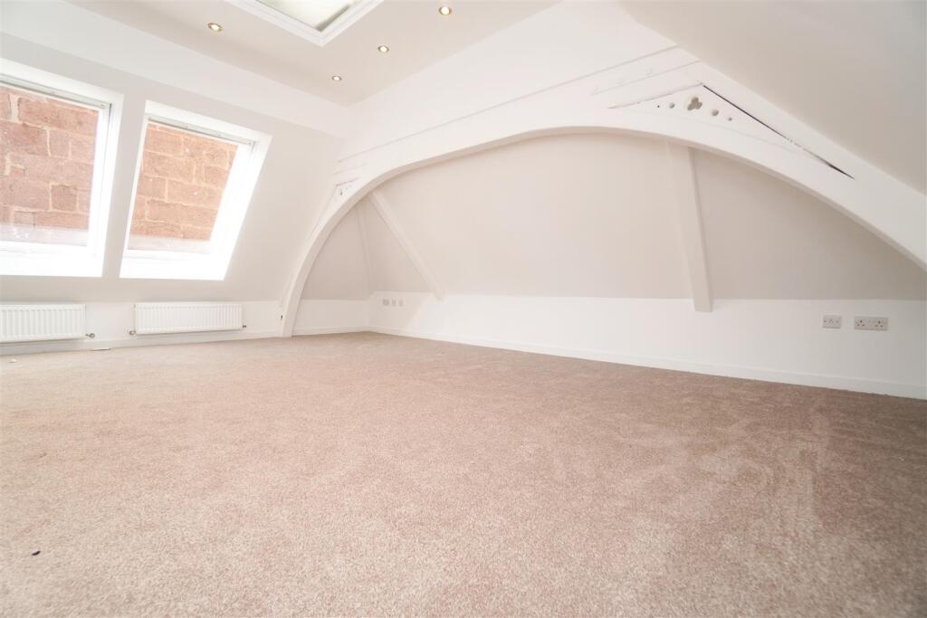 Apartment in Glasgow, South Lanarkshire - View 3