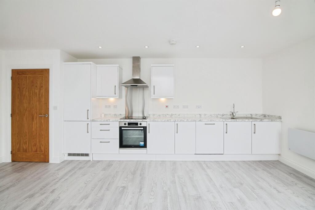 The Woodlands, Oldbury photo 4
