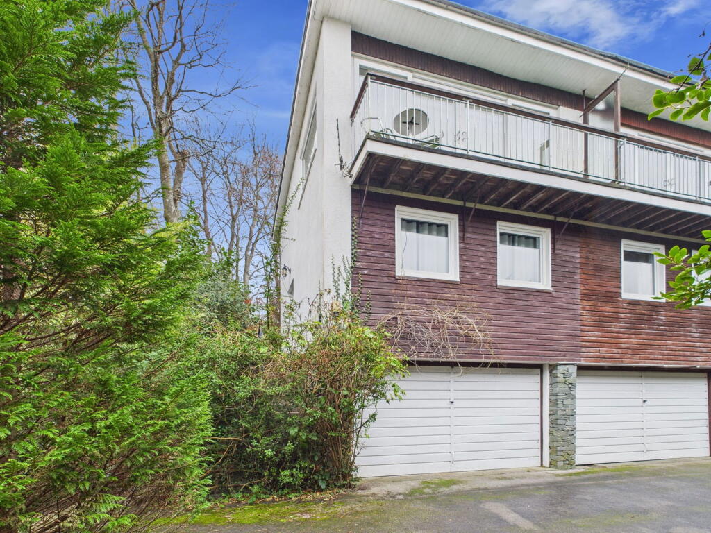 Main image of property: 17 Quarry Brow, Bowness-on-Windermere, Cumbria, LA23 3DW