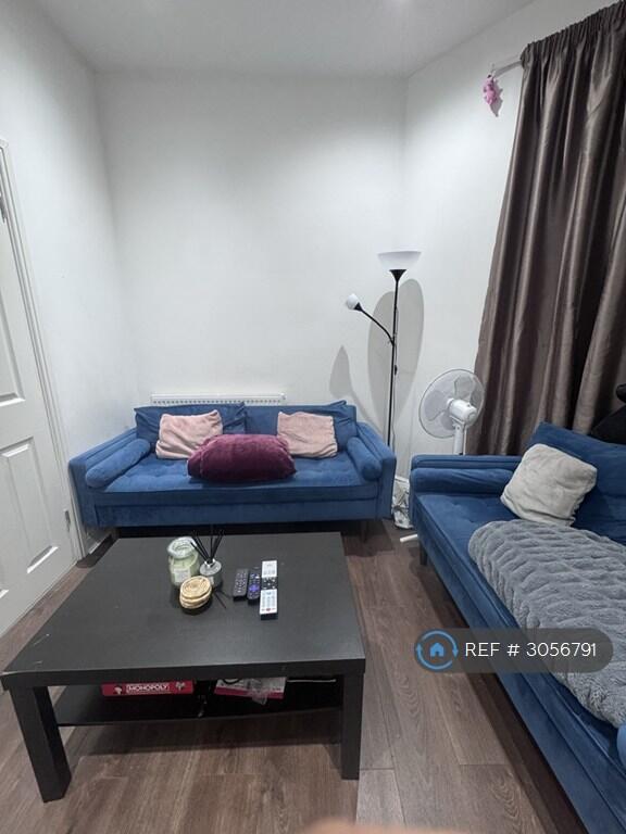 6 bedroom detached house for rent