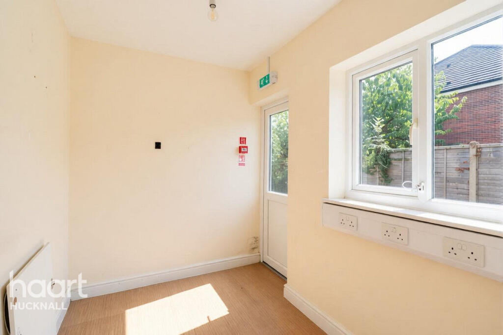 House in Ashfield, Eastfield Side, Dalestorth - View 5