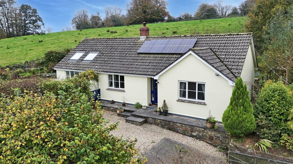 3-bed bungalow on West Putford, Holsworthy, £390,000