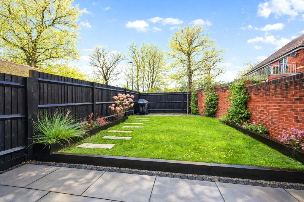 Copse Close, Fleet, Hampshire, GU51 photo 2