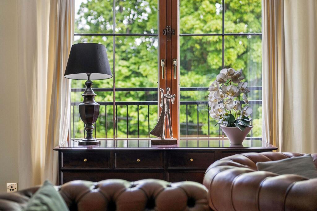 Apartment in Bearsden, Hillfoot, East Dunbartonshire - View 3
