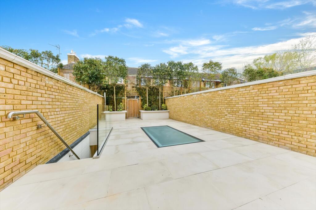 House in London - View 5